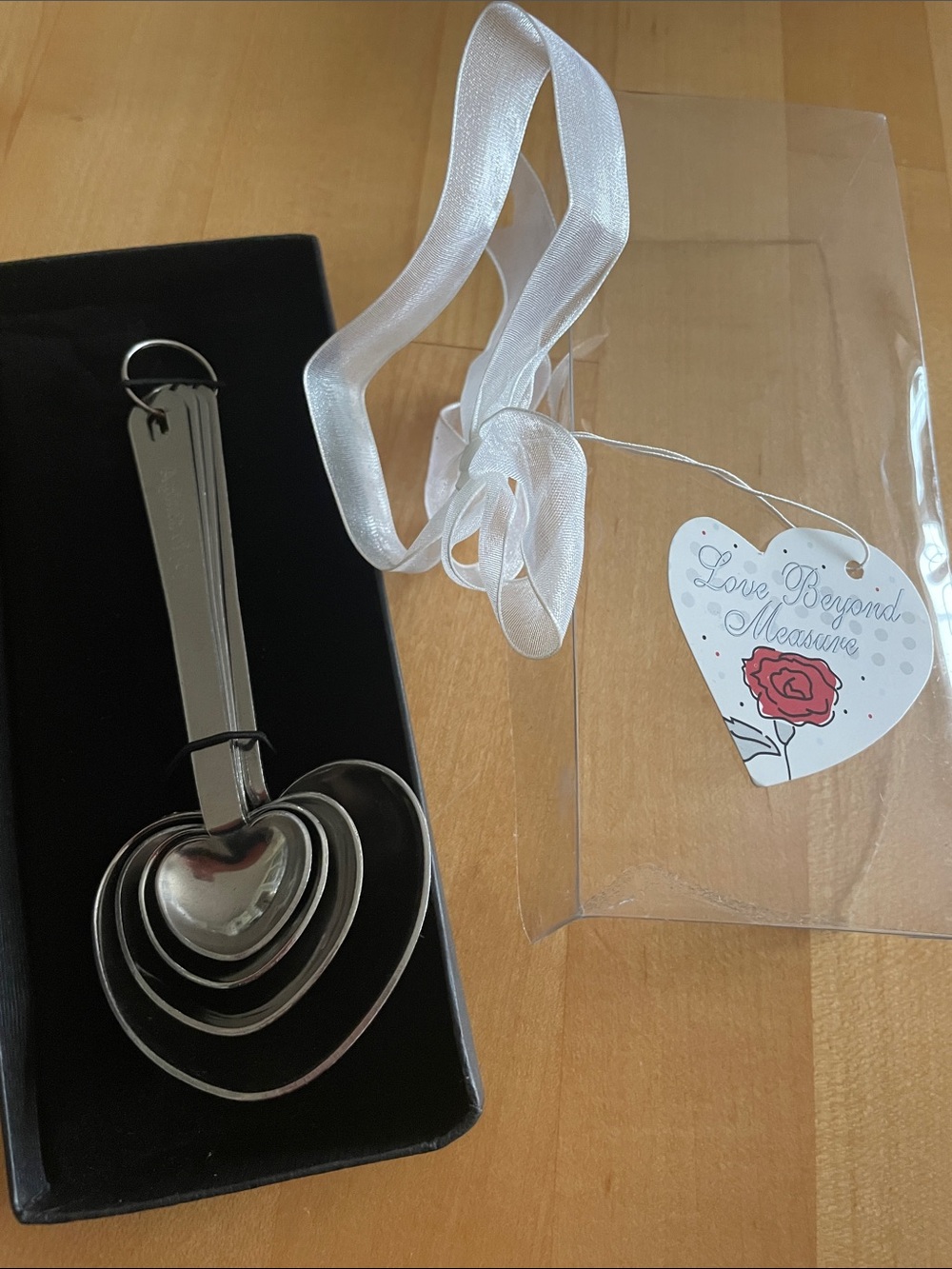 Heart-Shaped Nesting Measuring Spoons - Silver